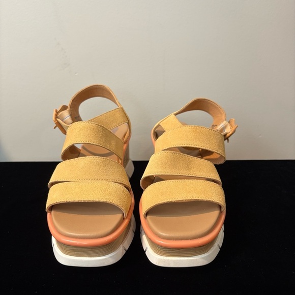 Sorel Joanie III Tan Leather Strappy Platform Wedge Sandals Size 9.5 - Picture 3 of 8